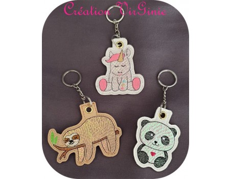 Motif de broderie machine porte clé panda en mylar  ITH