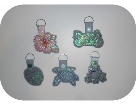 Motif de broderie machine porte clé grenouille en mylar  ITH