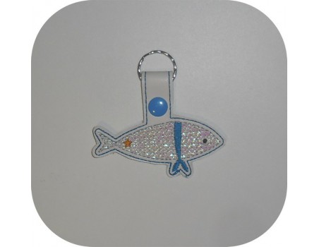 Motif de broderie machine porte clé sardine en mylar  ITH
