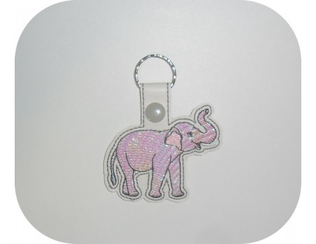 Motif de broderie machine porte clé élephant en mylar  ITH