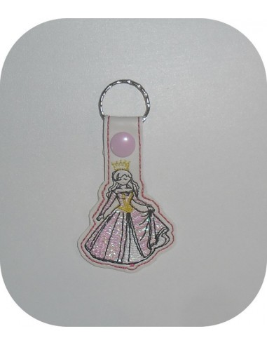 Motif de broderie machine porte clé princesse en mylar  ITH