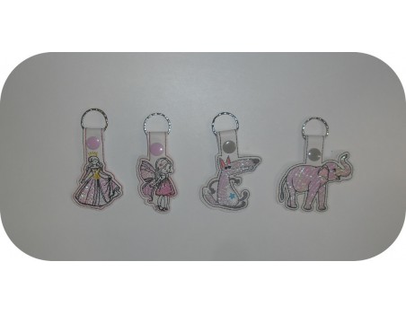 Motif de broderie machine porte clé princesse en mylar  ITH