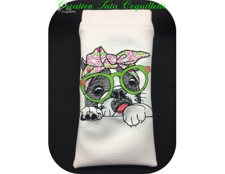 Motif de broderie machine bouledogue Français avec ses lunettes