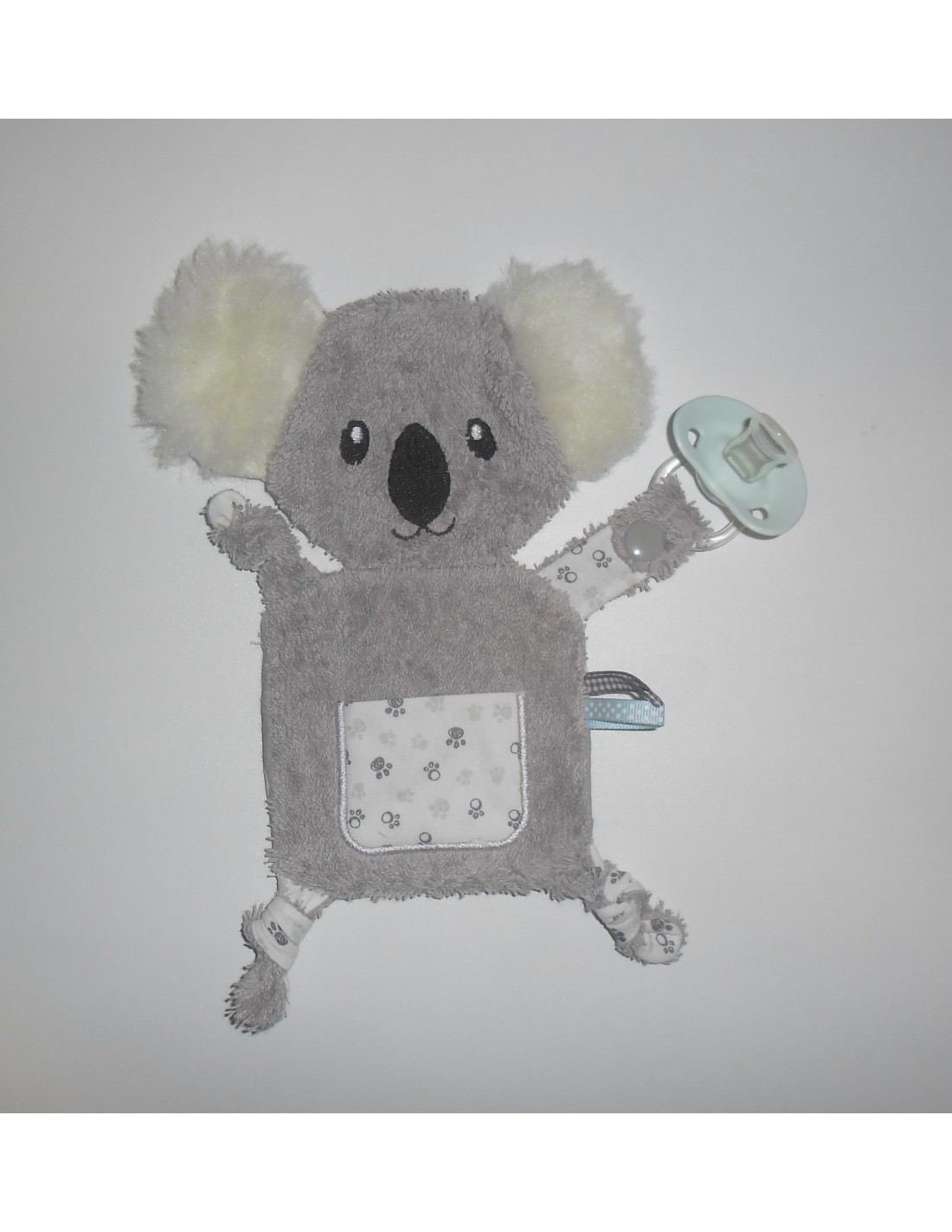 motif de broderie doudou koala à broder tout dans le cadre