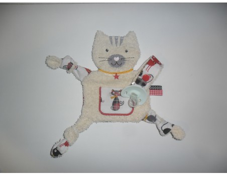 Motif de broderie machine doudou  chat  ITH