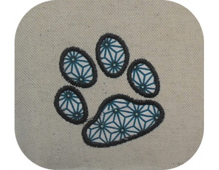 Instant download machine embroidery heart paws