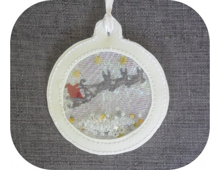 Motif de broderie machine boule de noël père Noël  en mylar et en relief  ITH