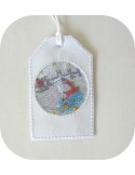 Motif de broderie machine  étiquette  boule de noël père noël   en mylar et en relief  ITH