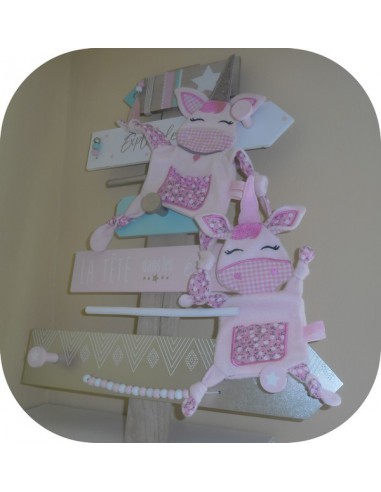 Motif de broderie machine doudou  licorne  ITH