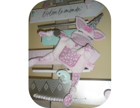 Motif de broderie machine doudou  licorne  ITH