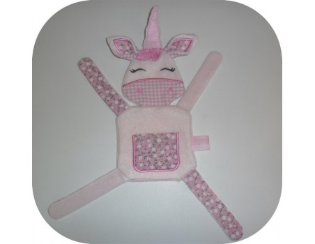 Motif de broderie machine doudou  licorne  ITH