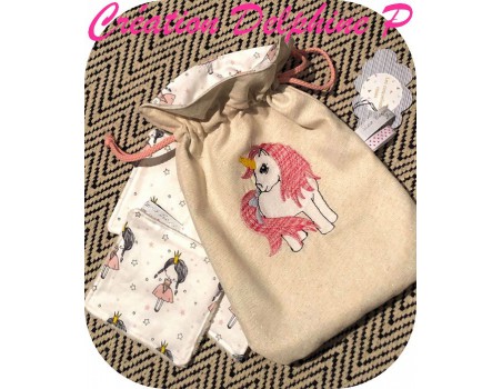 Motif de broderie machine petite  licorne