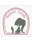 Motif de broderie machine Beauté fatale femme se parfumant