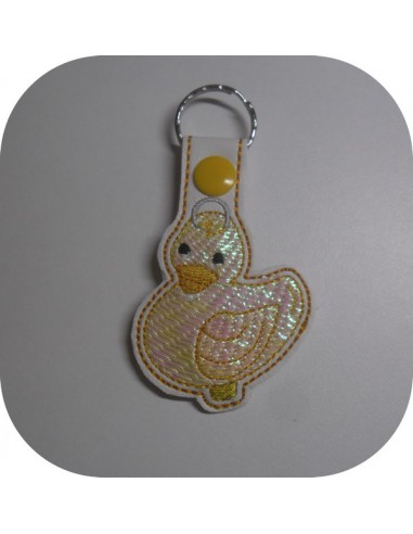 Motif de broderie machine porte clé canard forain  en mylar  ITH