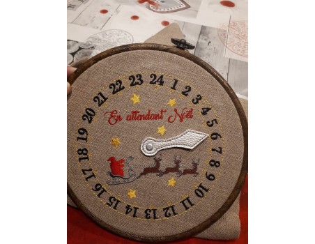 motif de broderie machine horloge en attendant Noël  ITH