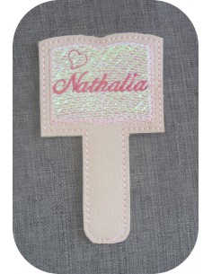 Motif de broderie machine ITH marque pages livre à personnaliser