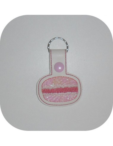 Motif de broderie machine porte clé macaron en mylar  ITH