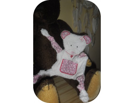 Motif de broderie machine doudou souris ITH