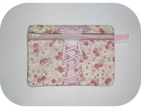 Motif de broderie machine ITH trousse bustier ruban brodé