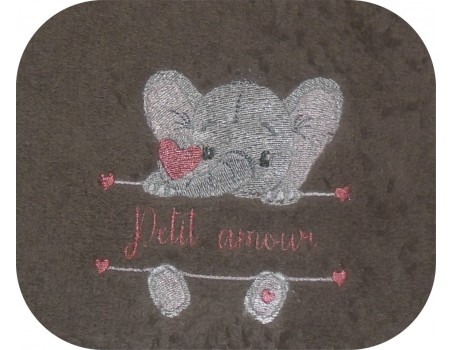 Motif de broderie machine Elephant prénom fille