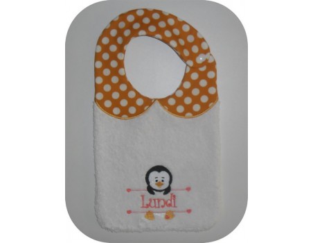 Motif de broderie machine ITH  Bavoir pingouin fille