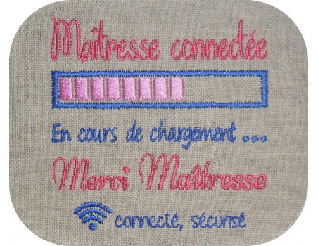 Motif de broderie machine  maîtresse connectée