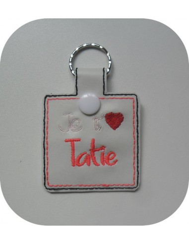 Motif de broderie machine porte clé je t'aime tatie  ITH