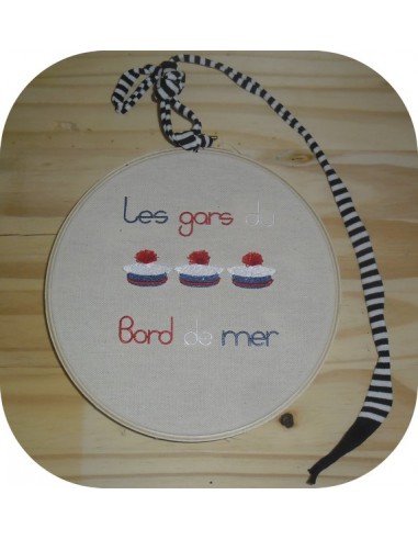 Motif de broderie machine bérets avec pompons 3D gars du  bord de mer