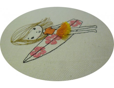 Motif de broderie machine fille  surfeuse