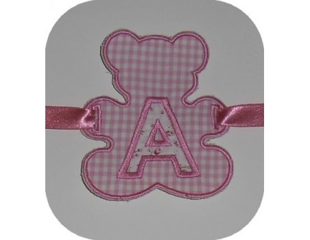 Motif de broderie alphabet appliqué