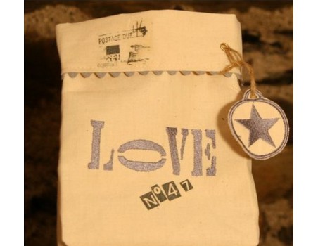 Motif de broderie mot LOVE