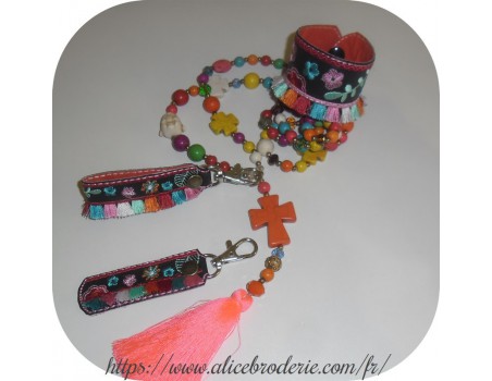 Motif de broderie machine ITH bracelet  bohème avec frise de pompons