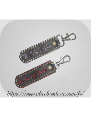 Motif de broderie machine ITH porte clé court à strass