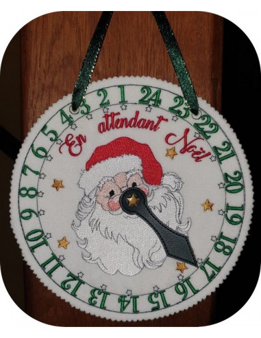 motif de broderie machine horloge en attendant Noël père Noël  ITH