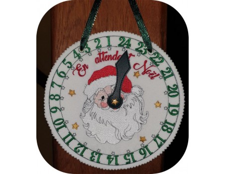 motif de broderie machine horloge en attendant Noël père Noël  ITH