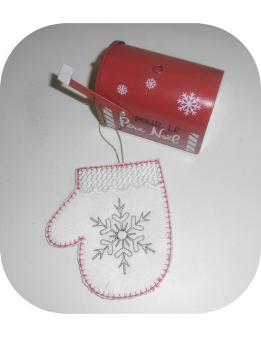 Motif de broderie machine moufle  de Noël  ITH