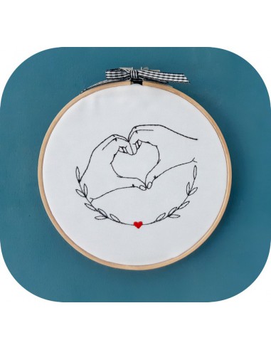 Motif de broderie machine mains coeur