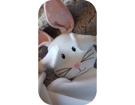 Motif de broderie machine tête doudou lapin ITH