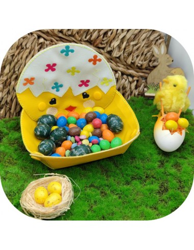 machine embroidery design ith easter chocolates chick basket