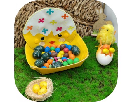 machine embroidery design ith easter chocolates chick basket