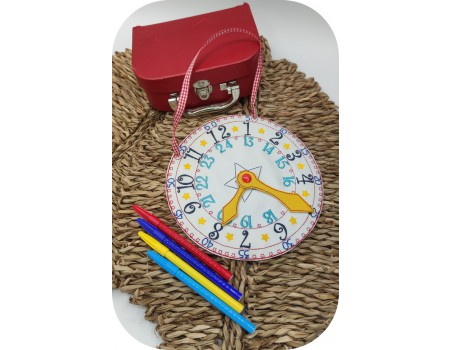 machine embroidery design  ith clock to learn the time