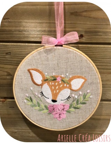 Motif de broderie machine biche bouquet de fleurs