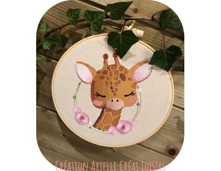 machine embroidery design giraffe with  frame flowers