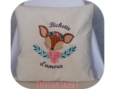 Motif de broderie machine biche bouquet de fleurs