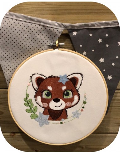 Motif de broderie machine panda roux étoiles