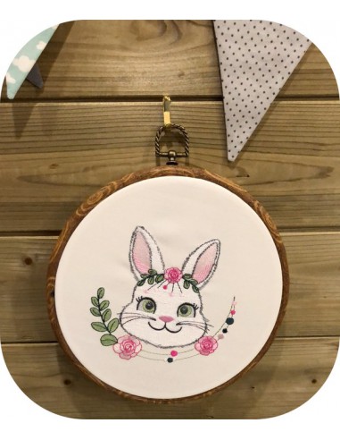 Motif de broderie machine lapine fleurs