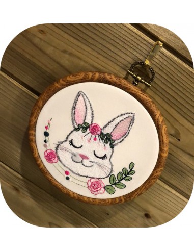 Motif de broderie machine lapine fleurs endormie