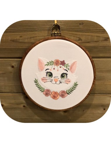 Motif de broderie machine chatte fleurs