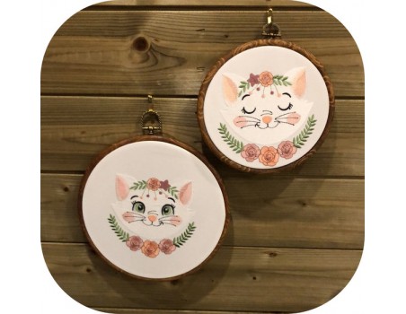 Motif de broderie machine chatte fleurs