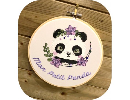 Motif de broderie machine panda  fleurs